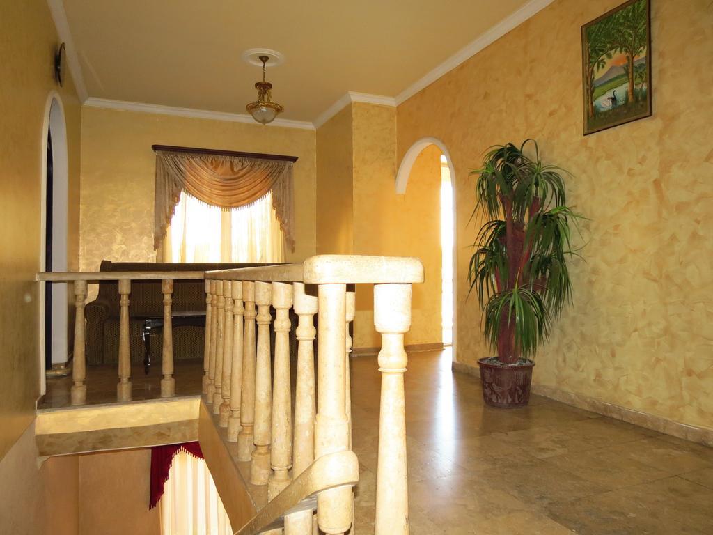 White House Hotel Erivan Exterior foto